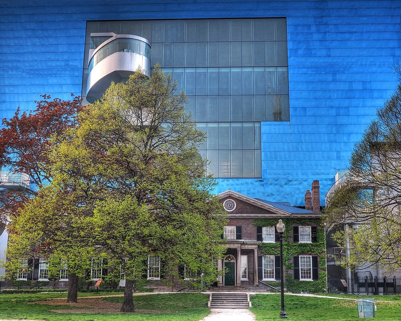 Historic Grange house with the modern Art Gallery of Ontario behind it.