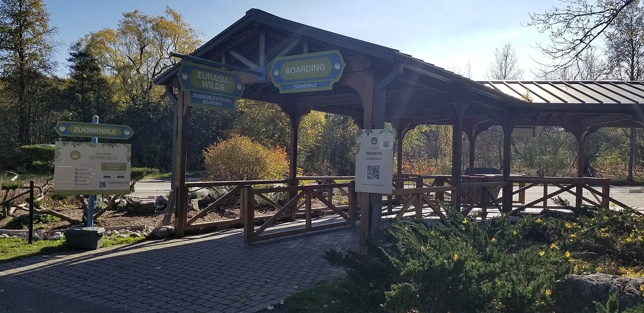 Eurasia Zoomobile boarding station at Toronto Zoo.
