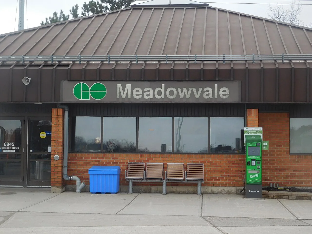 Meadowvale GO station building and a platform PRESTO reader.