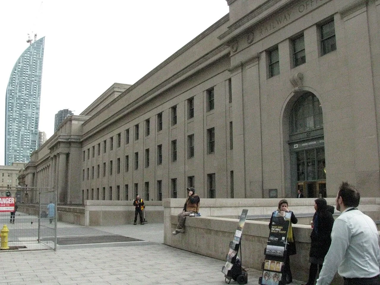 The colonnaded exterior of Toronto Union Station.
