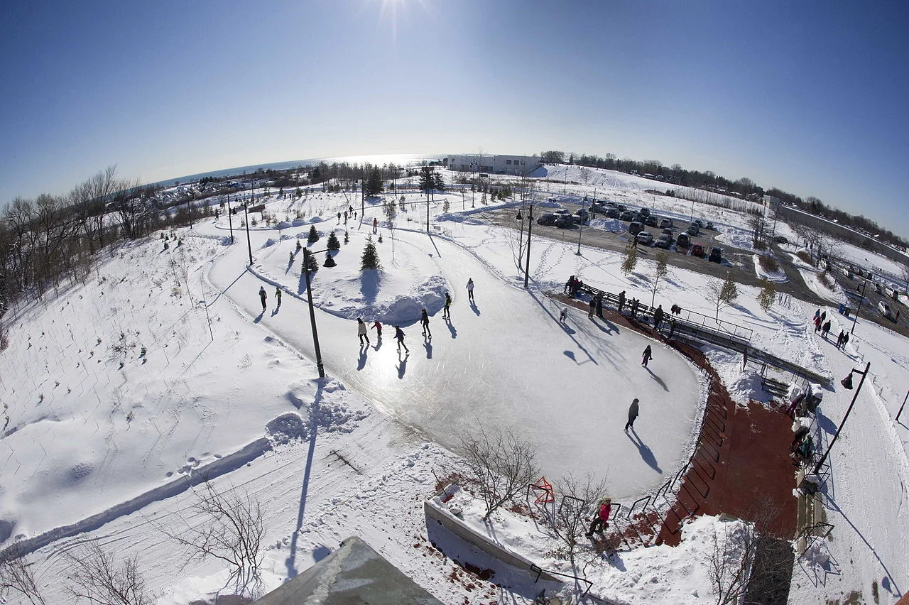 The outdoor figure-eight skating trail at Colonel Samuel Smith Park.